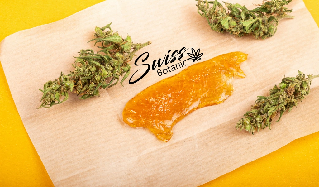 Un trozo de papel con un trozo de cbd.