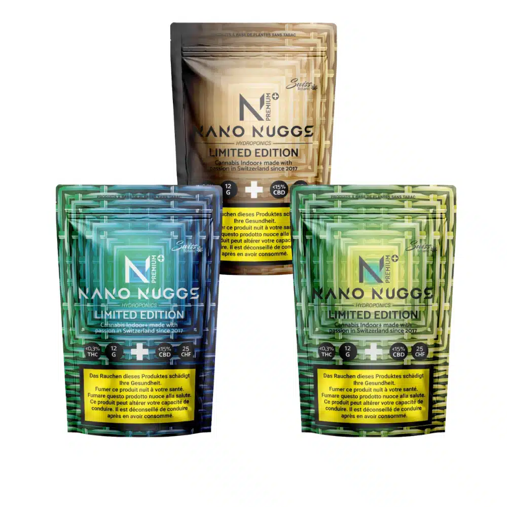 Trois sachets upright Fleurs de CBD indoor Pack CBD Nano Nuggs Premium Limited Edition - 0,3% THC en brun, vert et jaune, chacun avec des informations sur le produit, des détails sur le CBD et des avertissements sur la santé au bas du sachet.