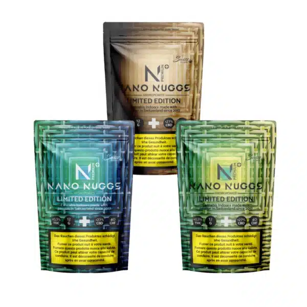 Trois sachets refermables étiquetés "fleurs de cbd indoor pack cbd nano nuggs premium limited edition - 0,3% thc", avec des motifs verts et dorés, sont présentés à la verticale sur un fond blanc.